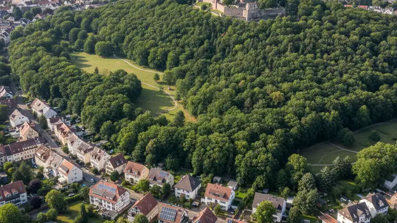 Blick über Bielefeld vom Teutoburger Wald mit Solardächern