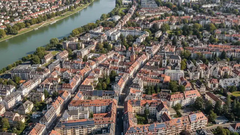 Solaranlagen auf Bonner Dächern am Rhein