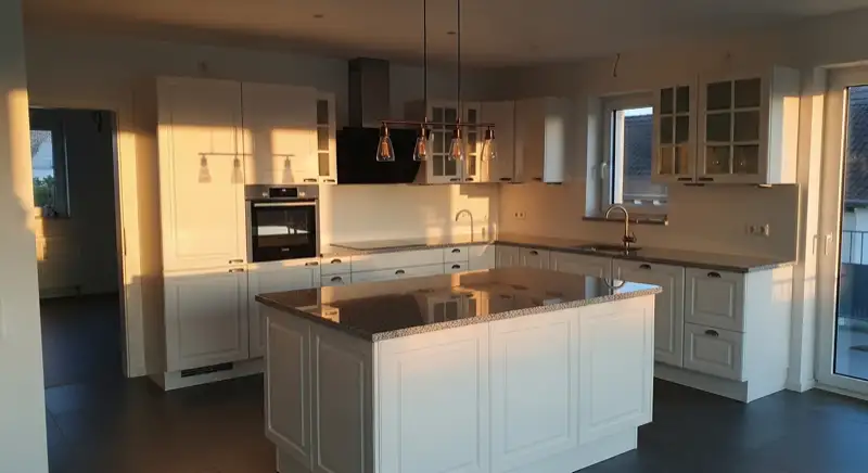 Fertig montierte moderne Küche in Karlsruhe