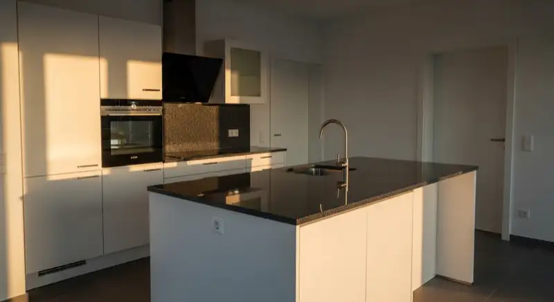 Fertig montierte moderne Küche in Magdeburg