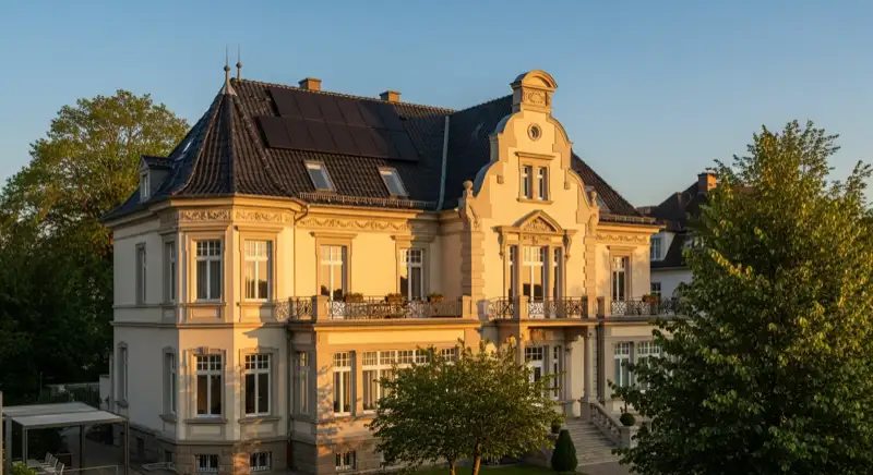Historische Villa in Bad Honnef mit unauffälligem Solardach