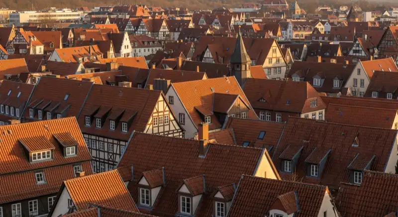 Historische Nordhäuser Dachlandschaft mit roten Ziegeldächern in der Altstadt